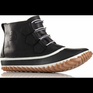 Sorry Out N About Waterproof Duck Boot, Size 10, Black/White